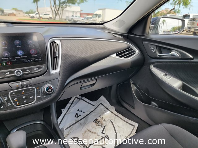 Vehicle image 17 of 32
