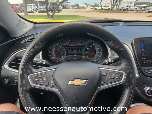 Vehicle image 26 of 32