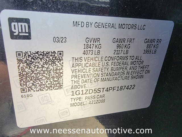 Vehicle image 25 of 32