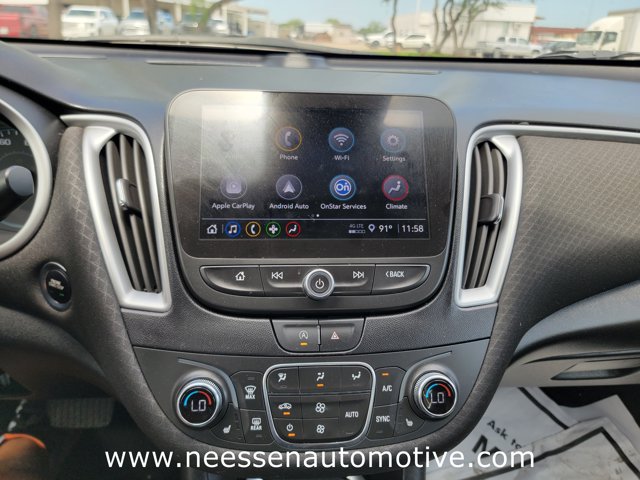 Vehicle image 21 of 32