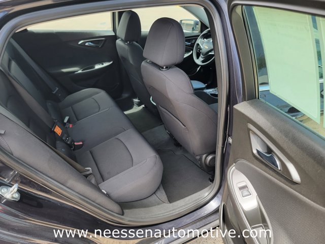 Vehicle image 13 of 32