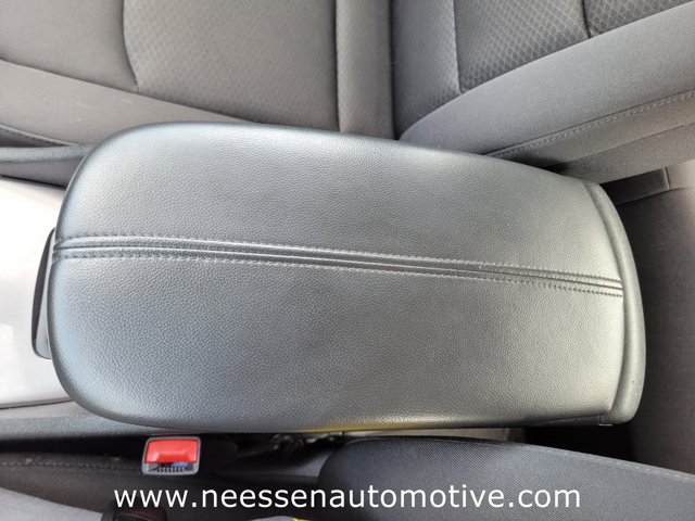 Vehicle image 31 of 32