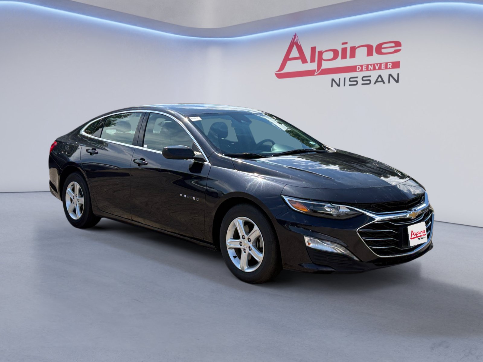 2023 Chevrolet Malibu LT Image 3 of 17