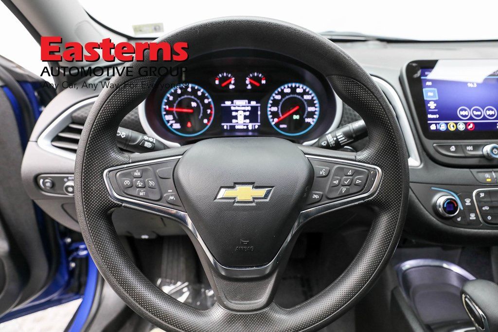 Vehicle image 40 of 62