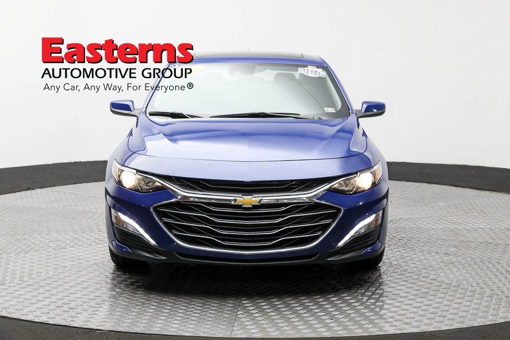 Vehicle image 9 of 62
