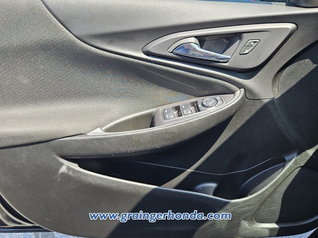 Vehicle image 17 of 23