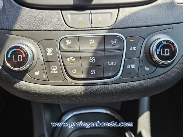 Vehicle image 19 of 23