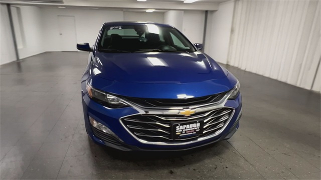 2023 Chevrolet Malibu LT Image 2 of 34