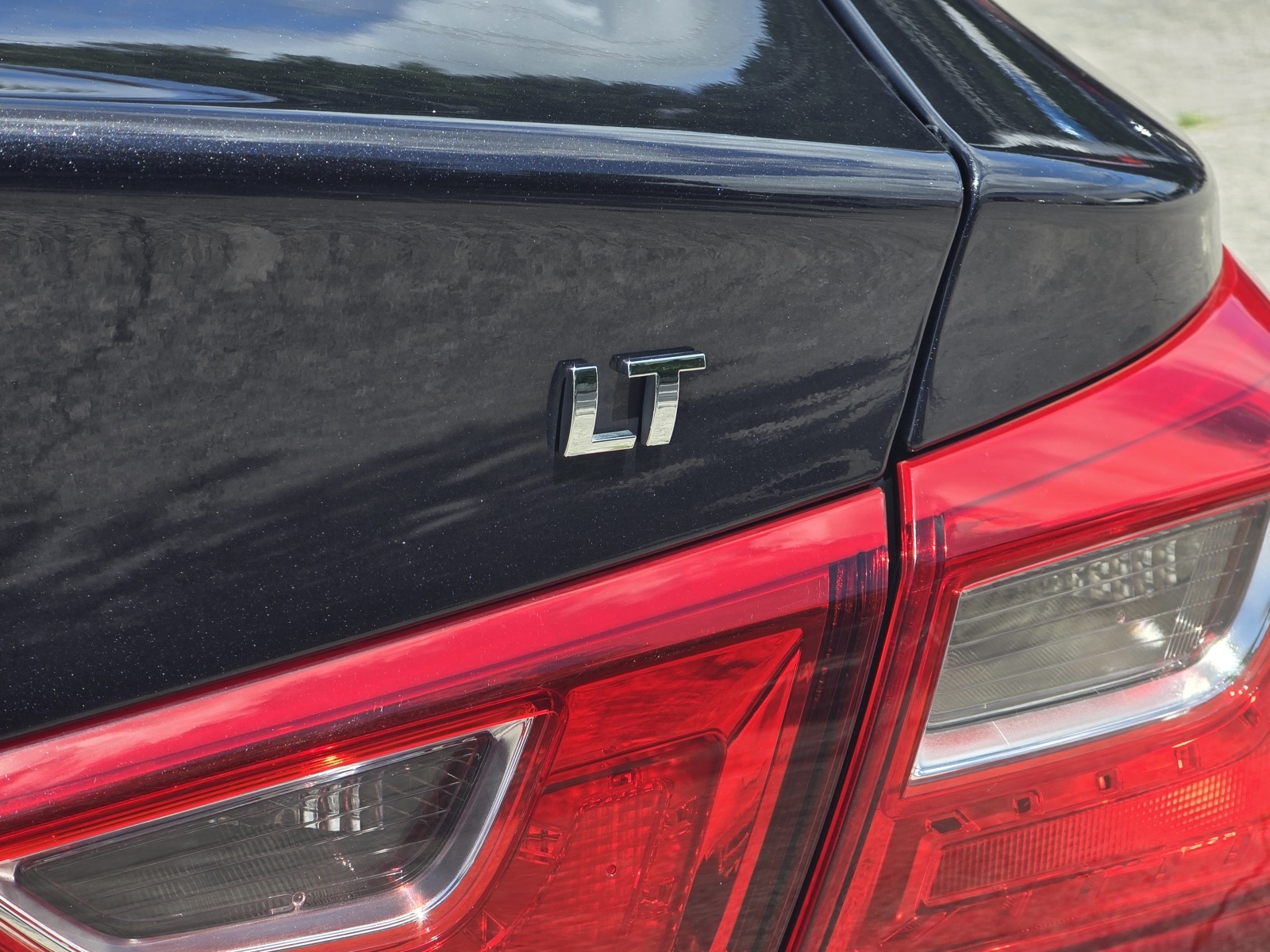 Vehicle image 23 of 26