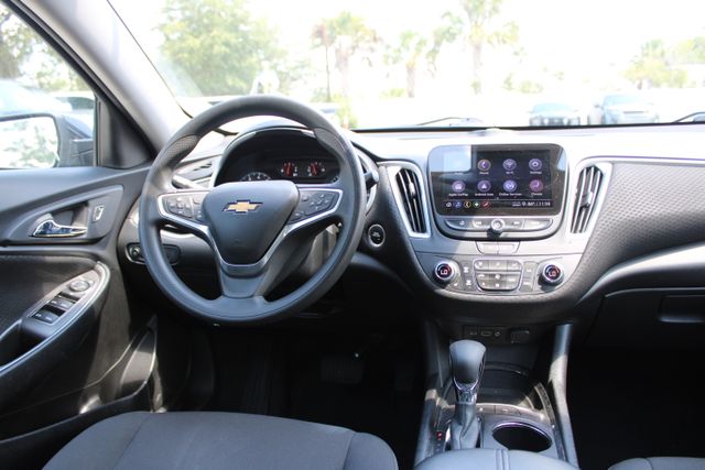 Vehicle image 12 of 24