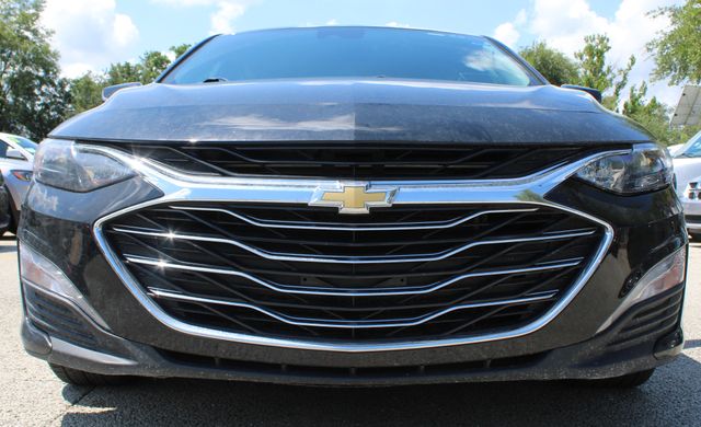 Vehicle image 17 of 24