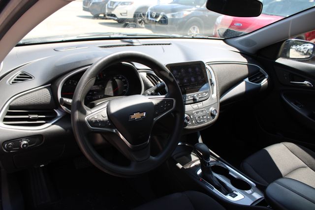 Vehicle image 11 of 24