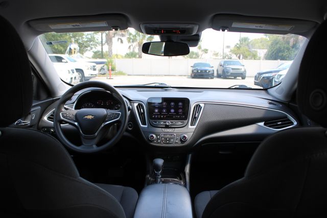 Vehicle image 13 of 24