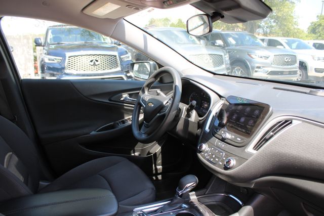 Vehicle image 14 of 24