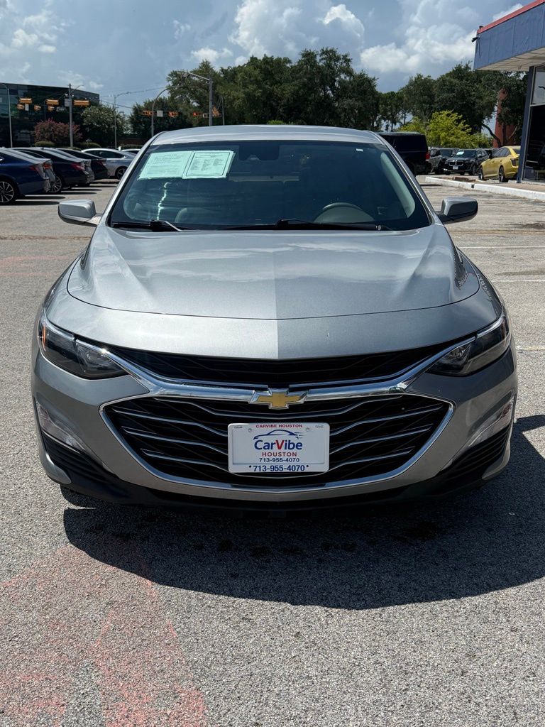 2023 Chevrolet Malibu LT Image 3 of 25