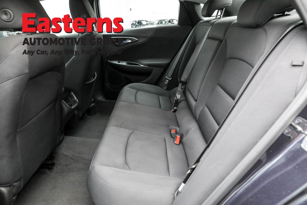 Vehicle image 43 of 60