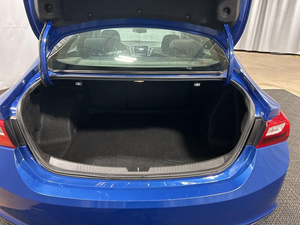 2023 Chevrolet Malibu LT Image 13 of 34