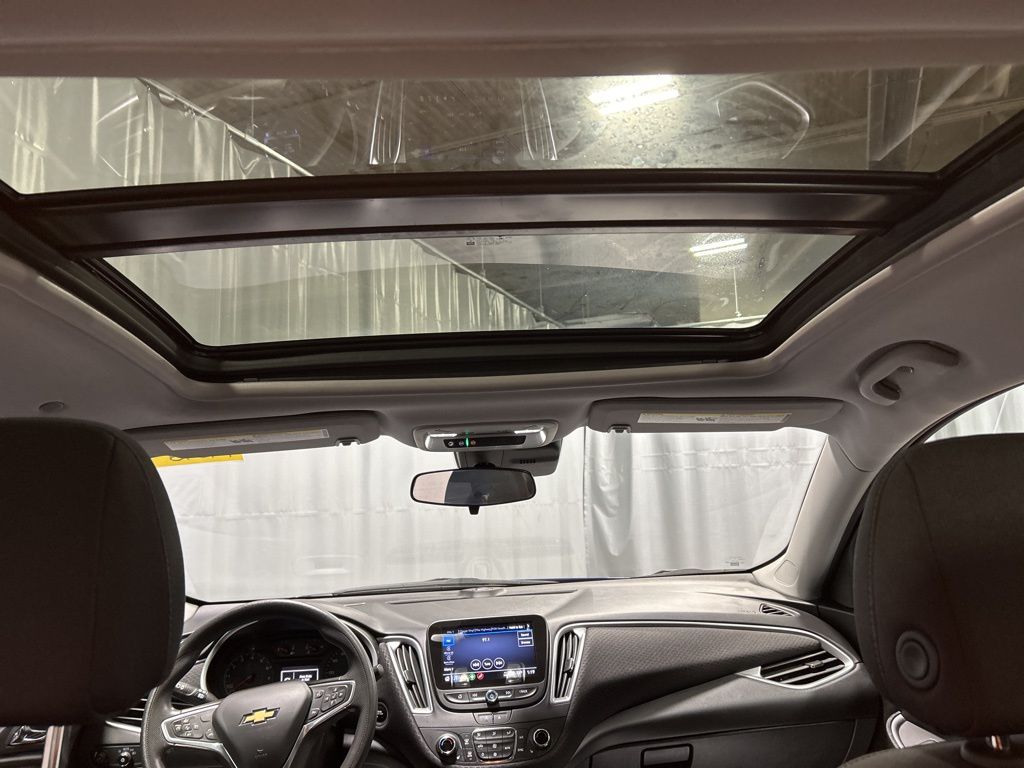 2023 Chevrolet Malibu LT Image 17 of 34