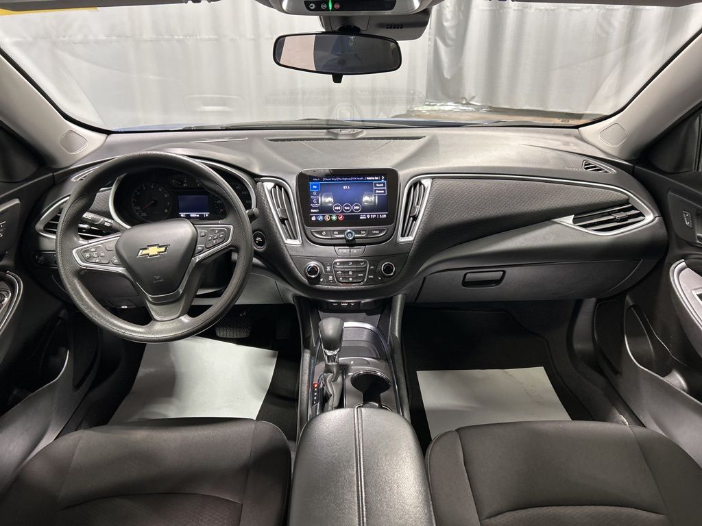 2023 Chevrolet Malibu LT Image 16 of 34