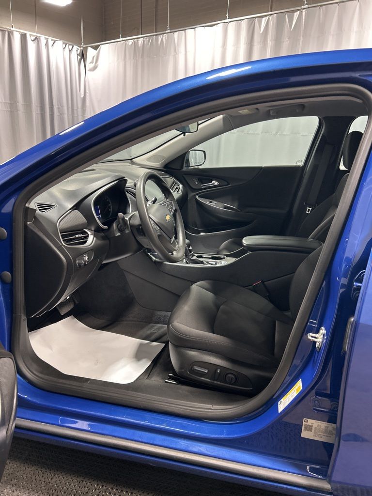 2023 Chevrolet Malibu LT Image 18 of 34