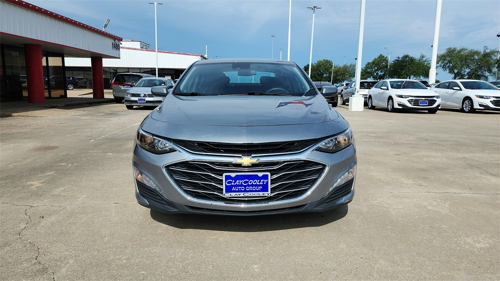 Vehicle image 2 of 40