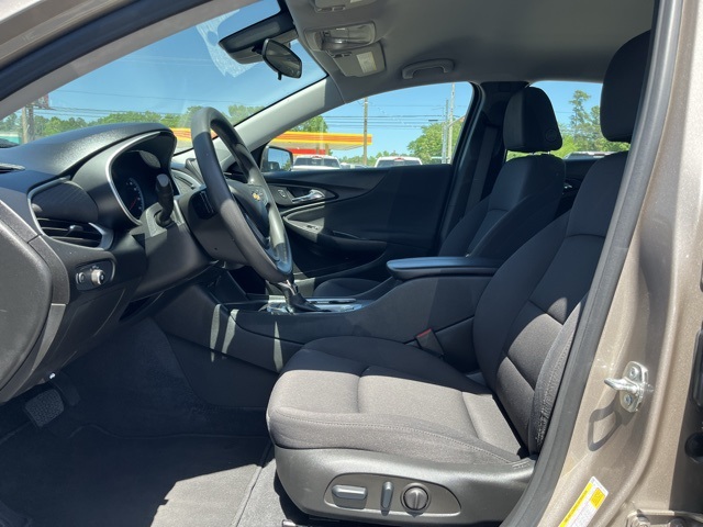 Vehicle image 15 of 33