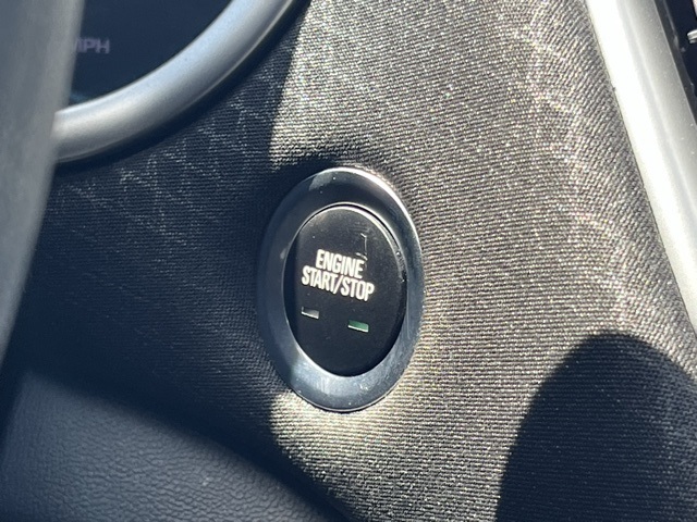 Vehicle image 23 of 33
