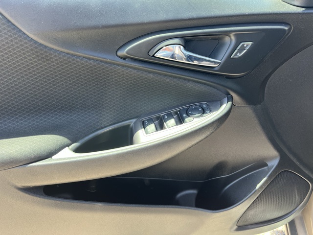 Vehicle image 13 of 33