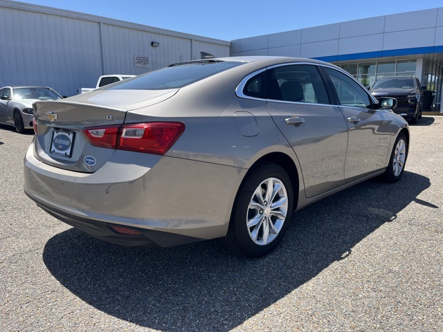 Vehicle image 4 of 33