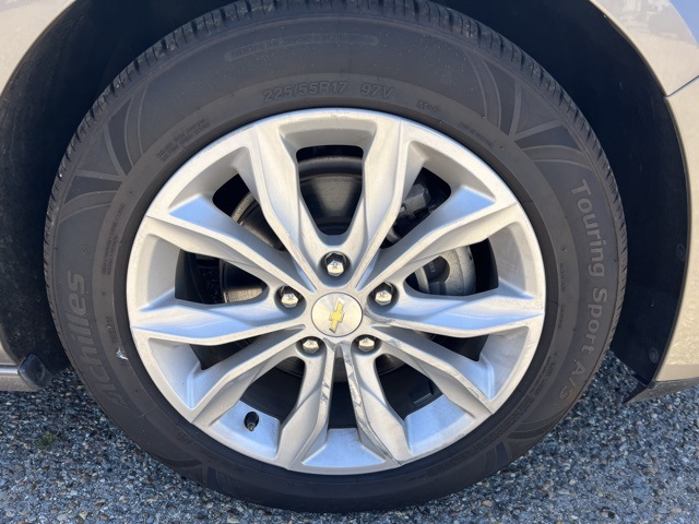 Vehicle image 11 of 33