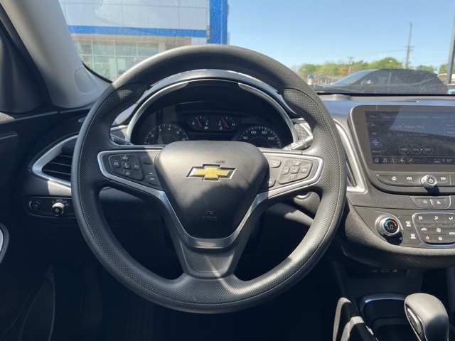 Vehicle image 17 of 33