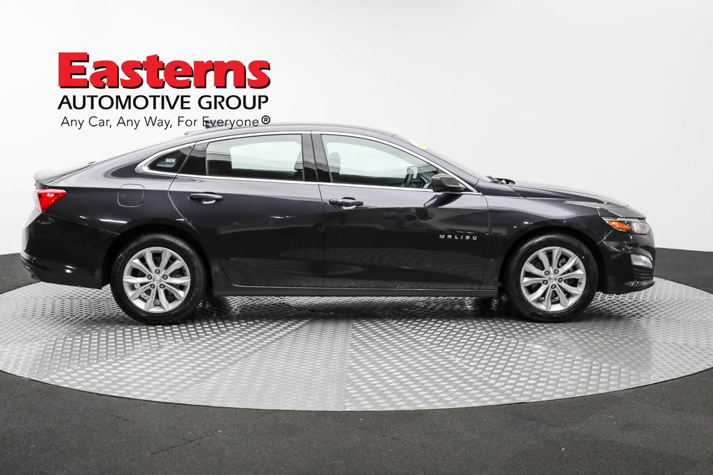 Vehicle image 17 of 61