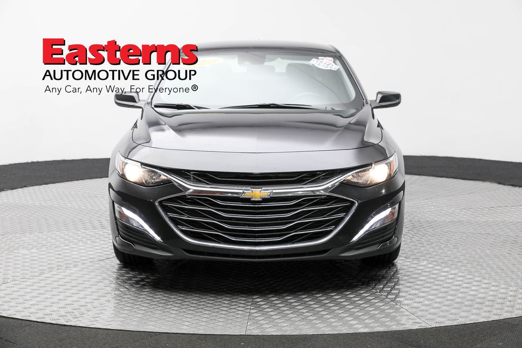 Vehicle image 9 of 61