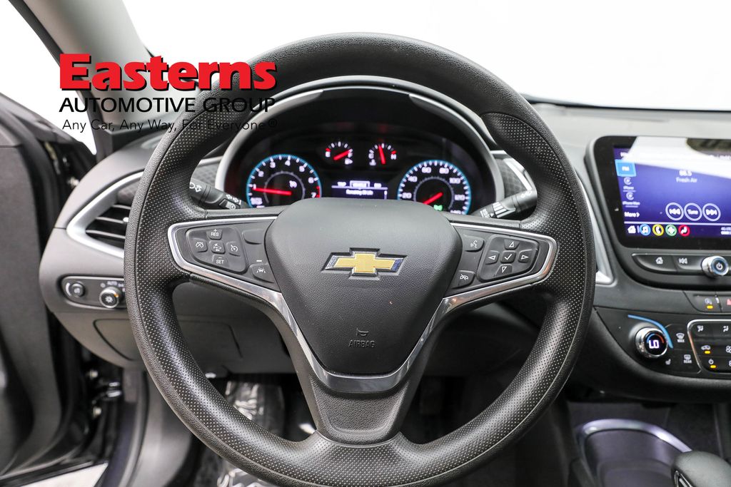 Vehicle image 40 of 61