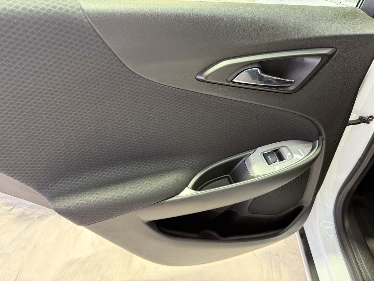 Vehicle image 36 of 45