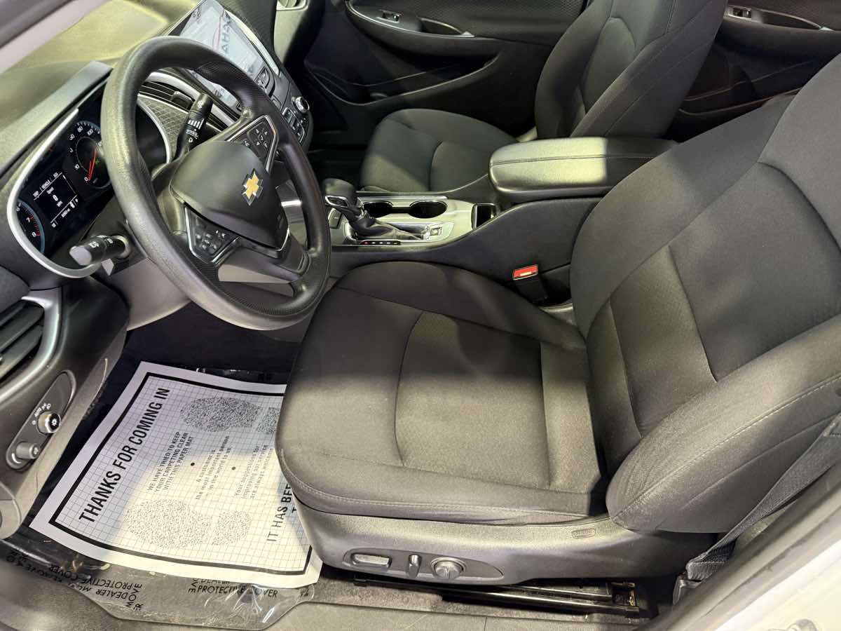 Vehicle image 31 of 45