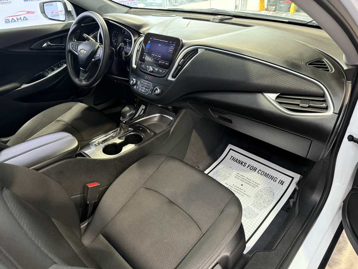 Vehicle image 41 of 45