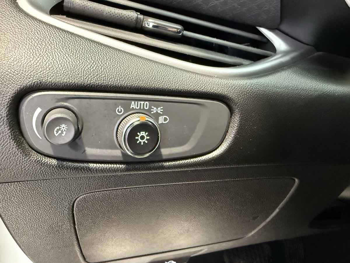 Vehicle image 18 of 45