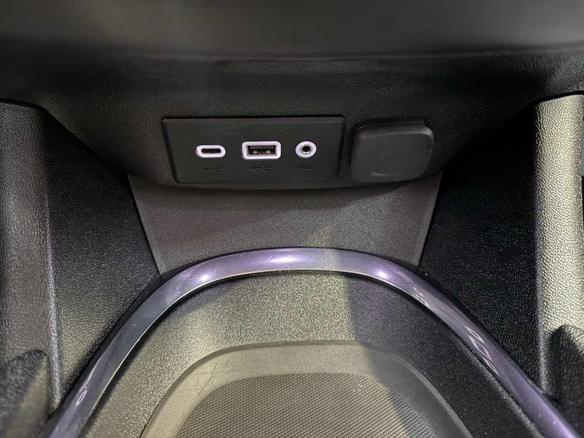 Vehicle image 24 of 45