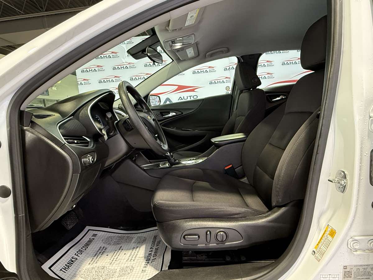 Vehicle image 29 of 45