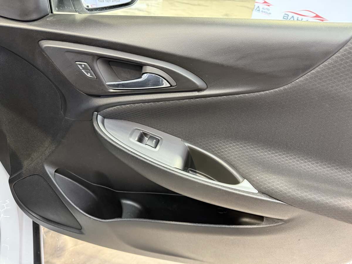 Vehicle image 43 of 45