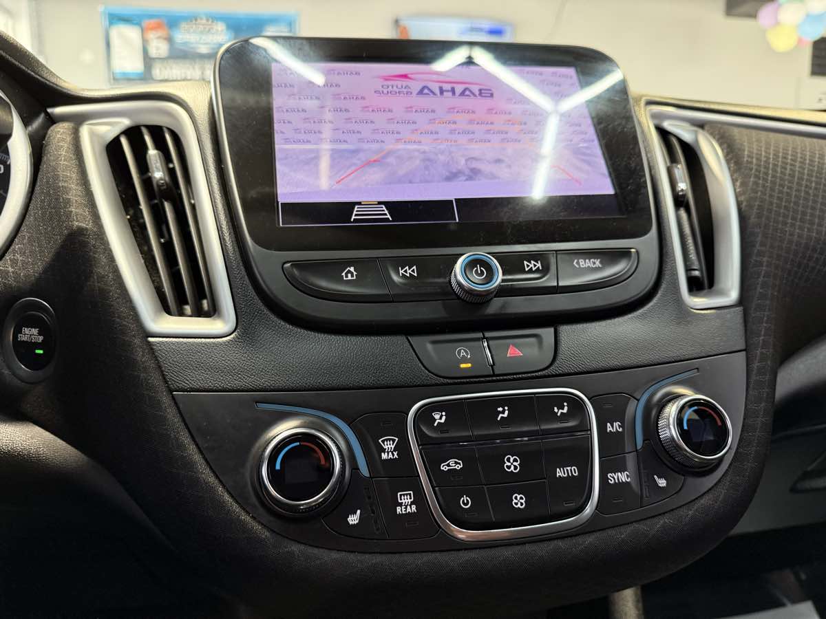 Vehicle image 23 of 45