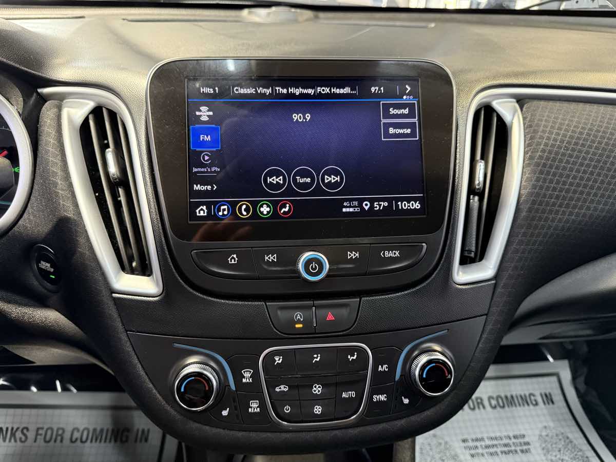 Vehicle image 21 of 45