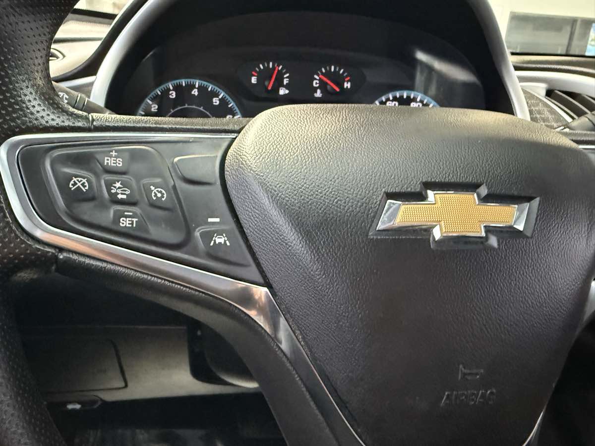 Vehicle image 17 of 45