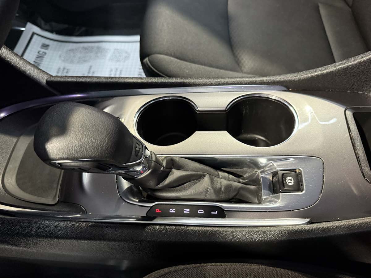 Vehicle image 25 of 45