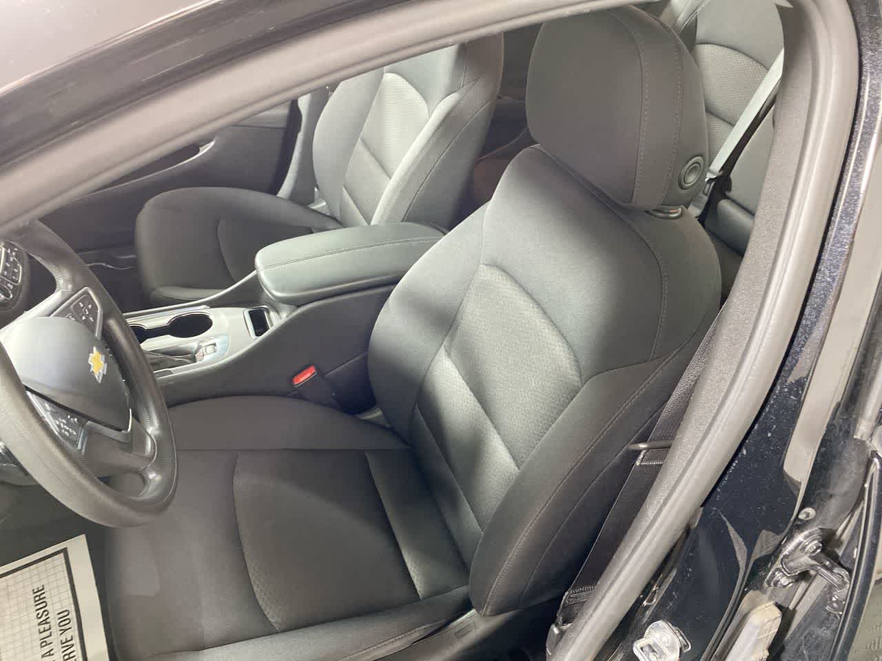 Vehicle image 15 of 30