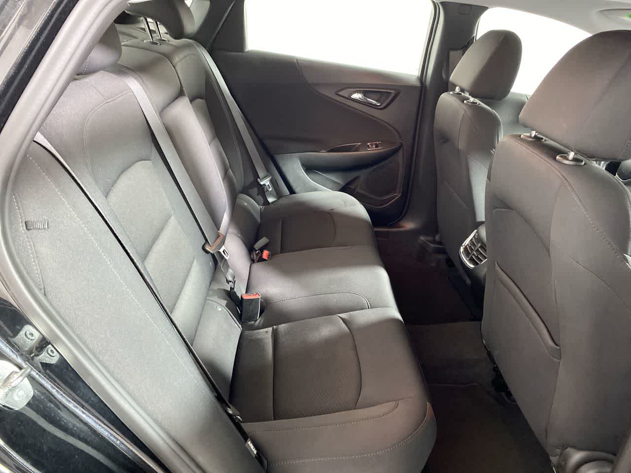 Vehicle image 27 of 30