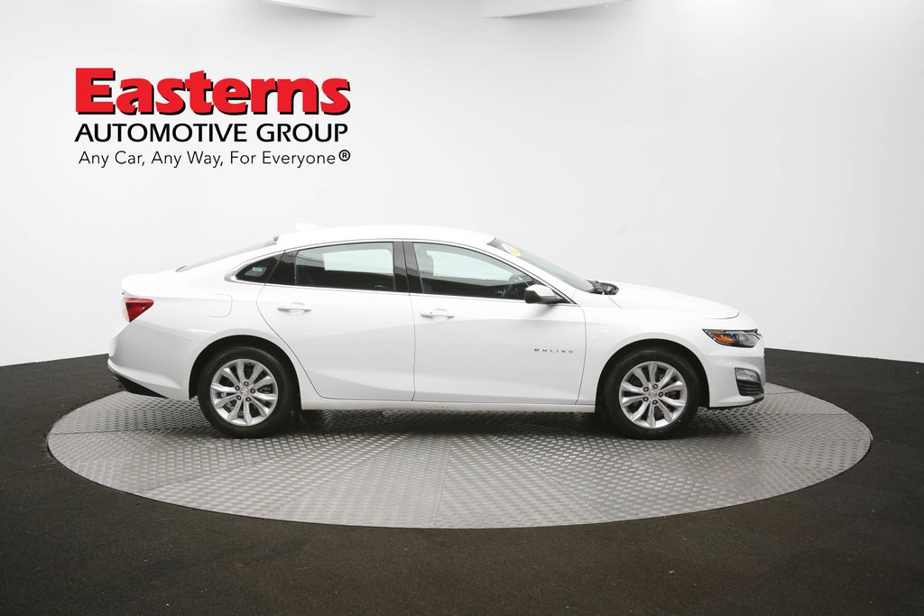 Vehicle image 17 of 61
