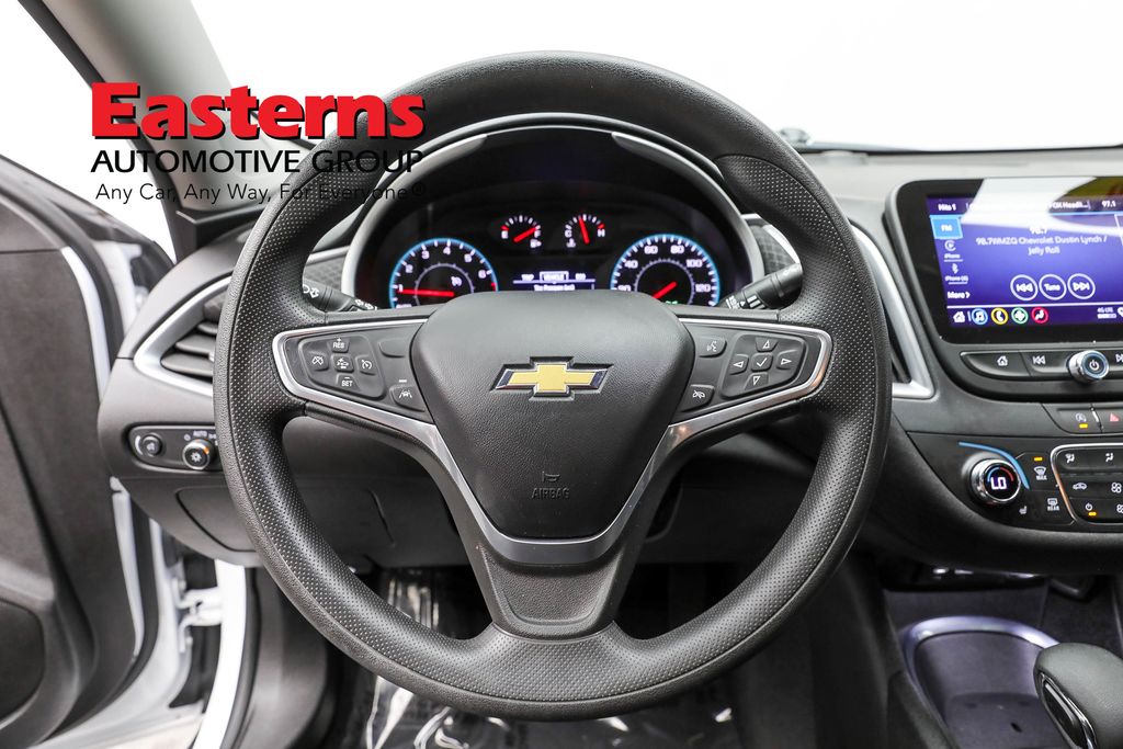 Vehicle image 40 of 61