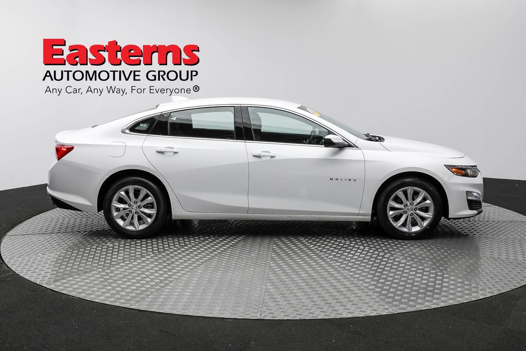 Vehicle image 16 of 61